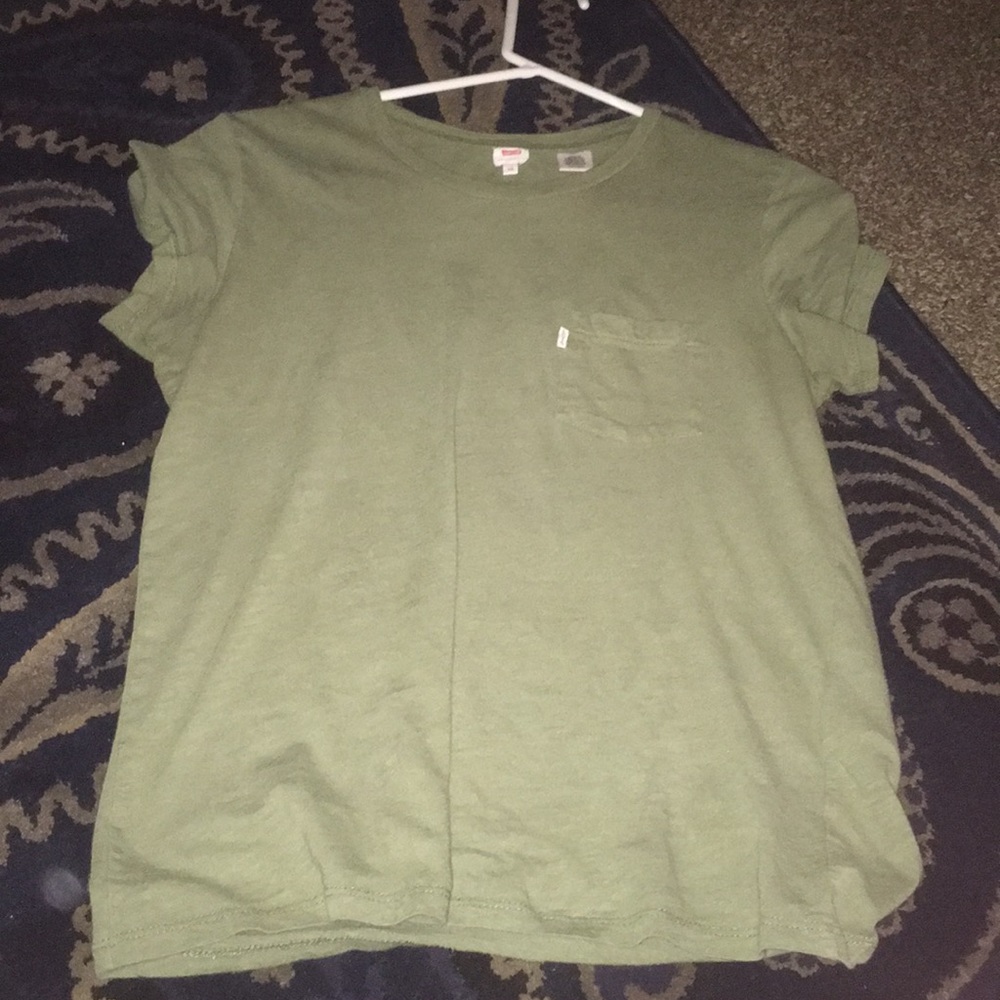 Levi’s tee shirt